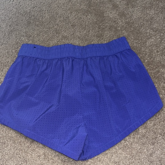 Dicks gooding sports shorts. SIZE: XS - Picture 2 of 3